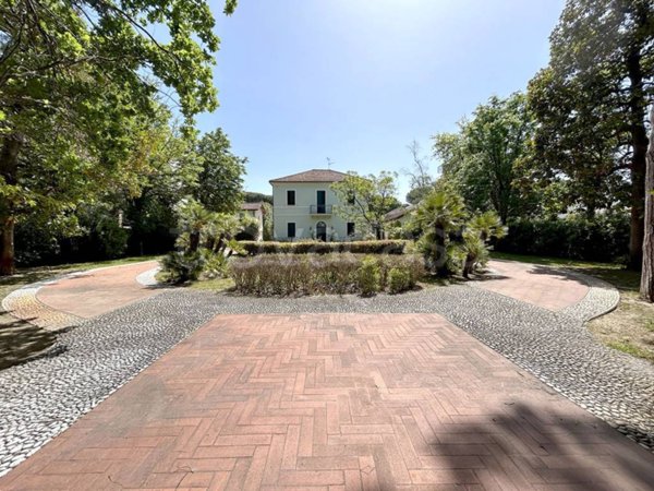 casa indipendente in vendita a Riccione