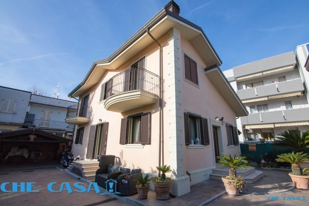 casa indipendente in affitto a Riccione