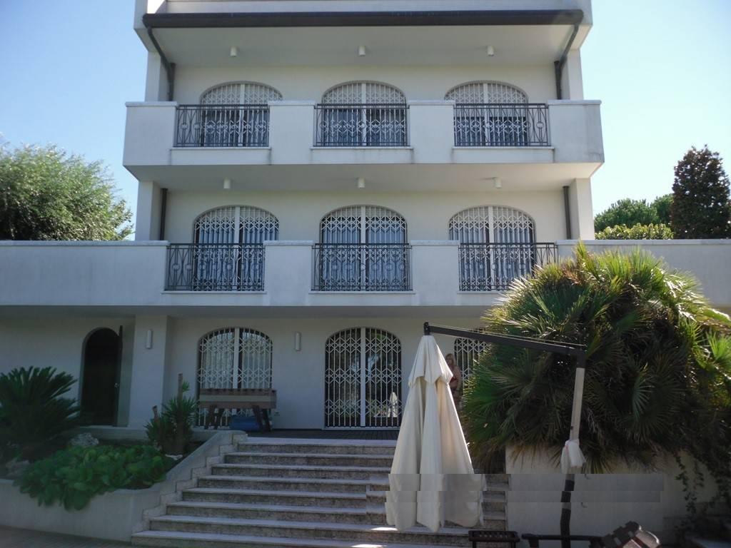 casa indipendente in vendita a Riccione
