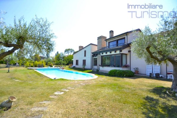 casa indipendente in vendita a Riccione