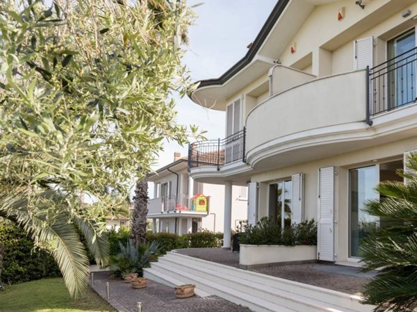 casa indipendente in vendita a Riccione in zona San Lorenzo