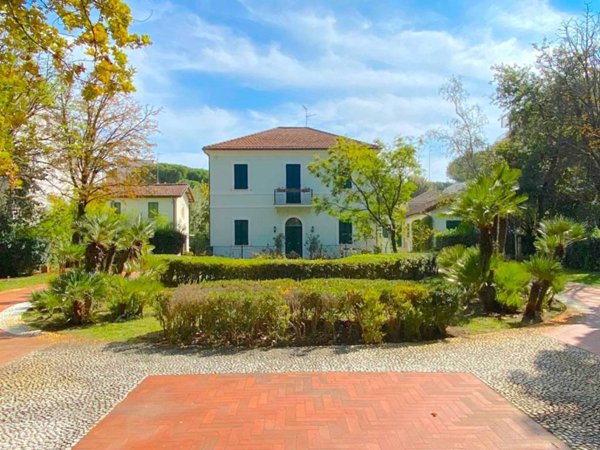 casa indipendente in vendita a Riccione