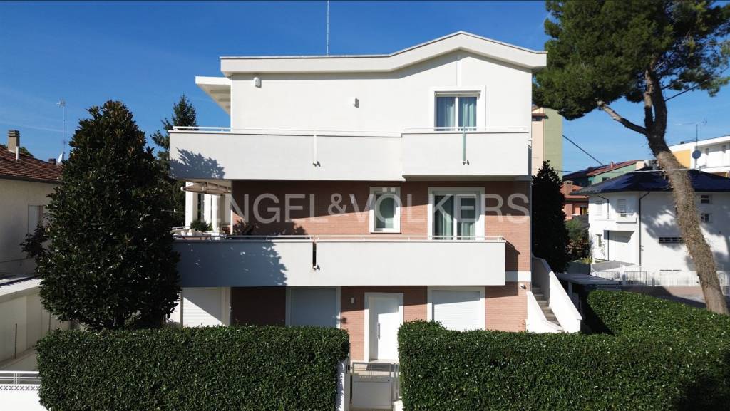 casa indipendente in vendita a Riccione in zona Marano