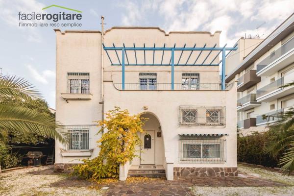 casa indipendente in vendita a Riccione