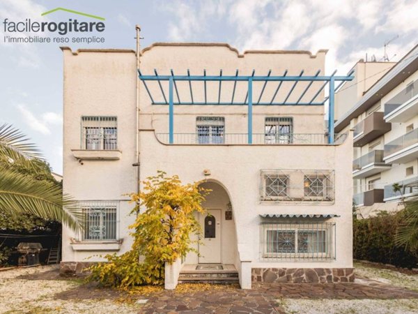 casa indipendente in vendita a Riccione