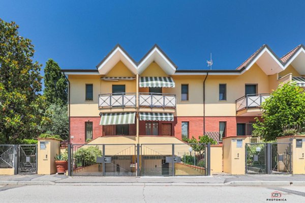 casa indipendente in vendita a Riccione in zona San Lorenzo