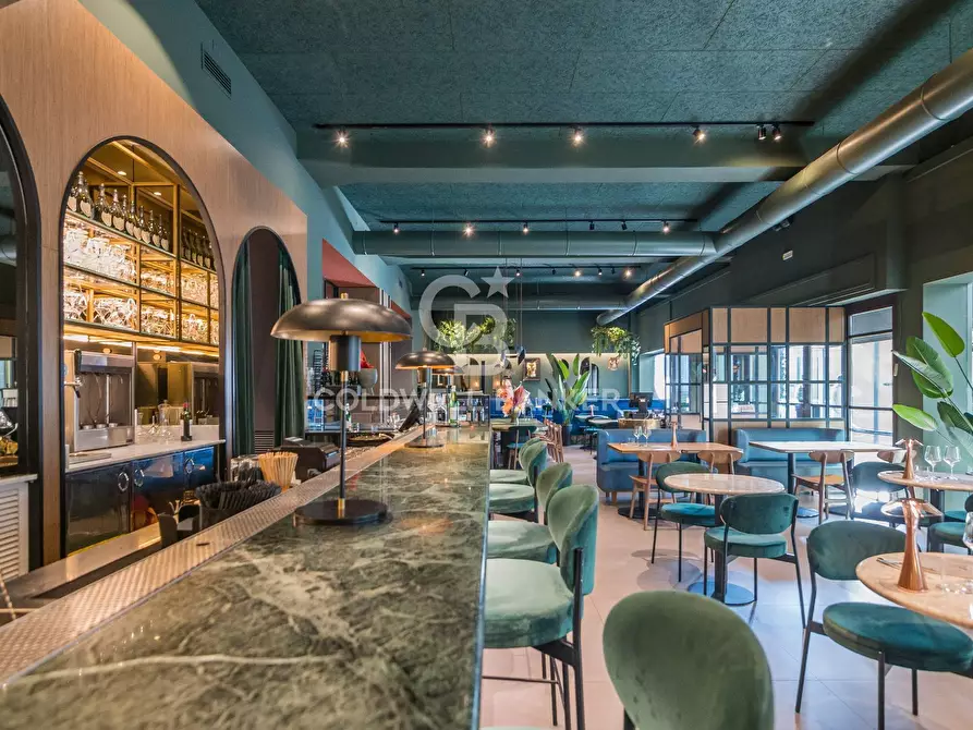 negozio in vendita a Riccione in zona Centro Storico