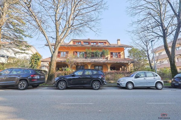 casa indipendente in vendita a Riccione in zona Centro Storico