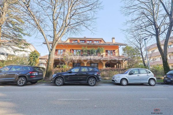 casa indipendente in vendita a Riccione in zona Marano
