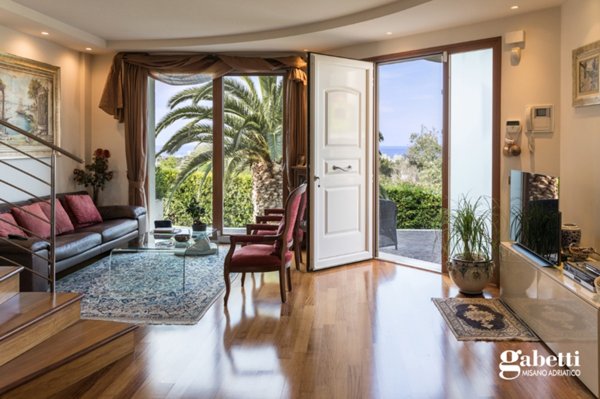 casa indipendente in vendita a Riccione