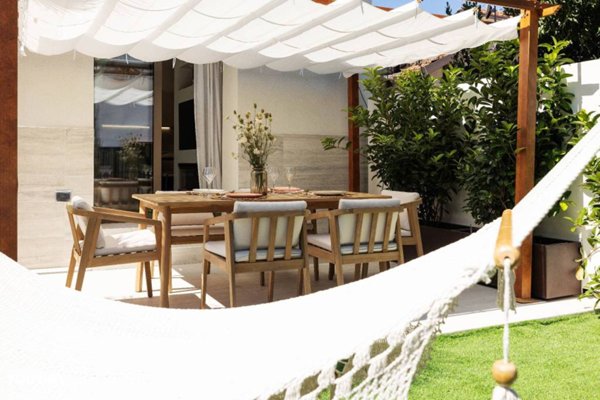 casa indipendente in vendita a Riccione in zona Alba