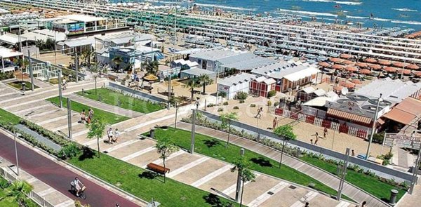 negozio in vendita a Riccione
