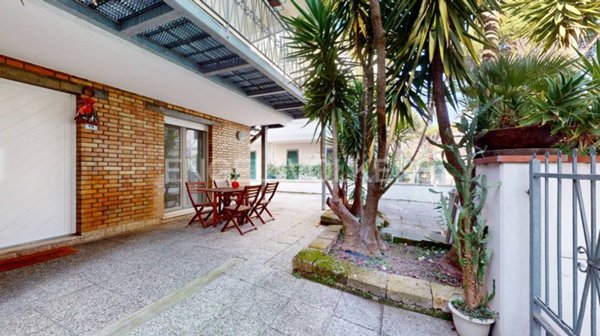 casa indipendente in vendita a Riccione in zona Alba