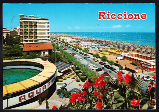 negozio in vendita a Riccione in zona Alba