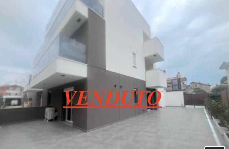 appartamento in vendita a Riccione in zona Alba