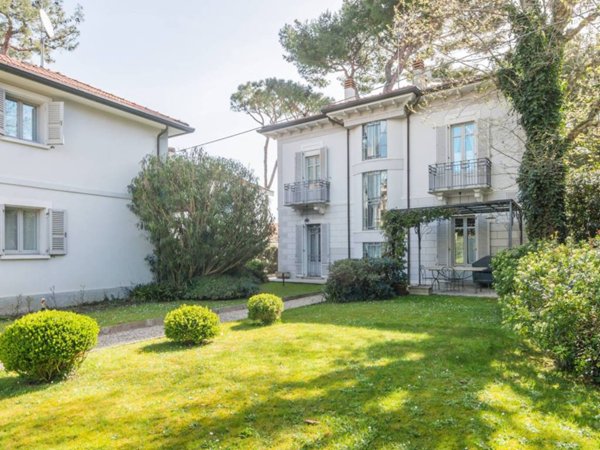 casa indipendente in vendita a Riccione