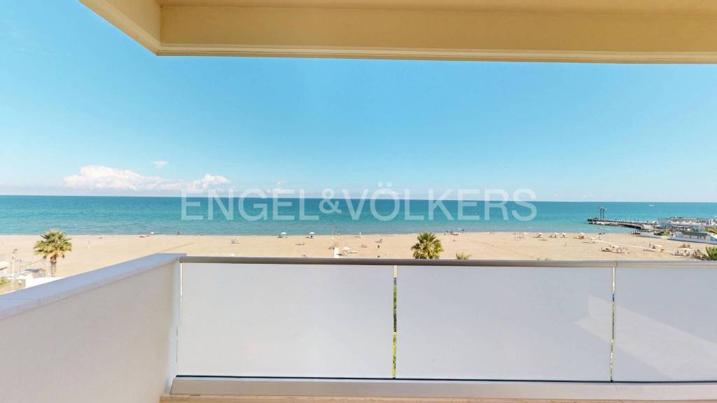 appartamento in vendita a Riccione in zona Alba