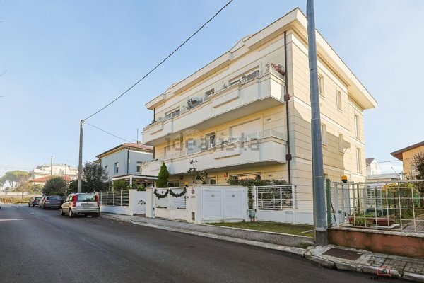 appartamento in vendita a Riccione in zona Alba