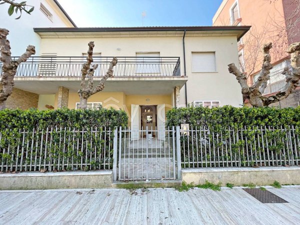 appartamento in vendita a Riccione in zona Centro Storico