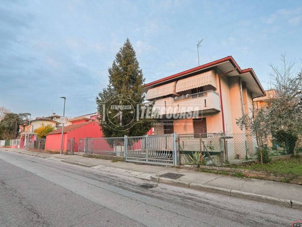 casa indipendente in vendita a Riccione in zona San Lorenzo