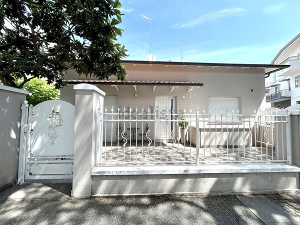 casa indipendente in vendita a Riccione