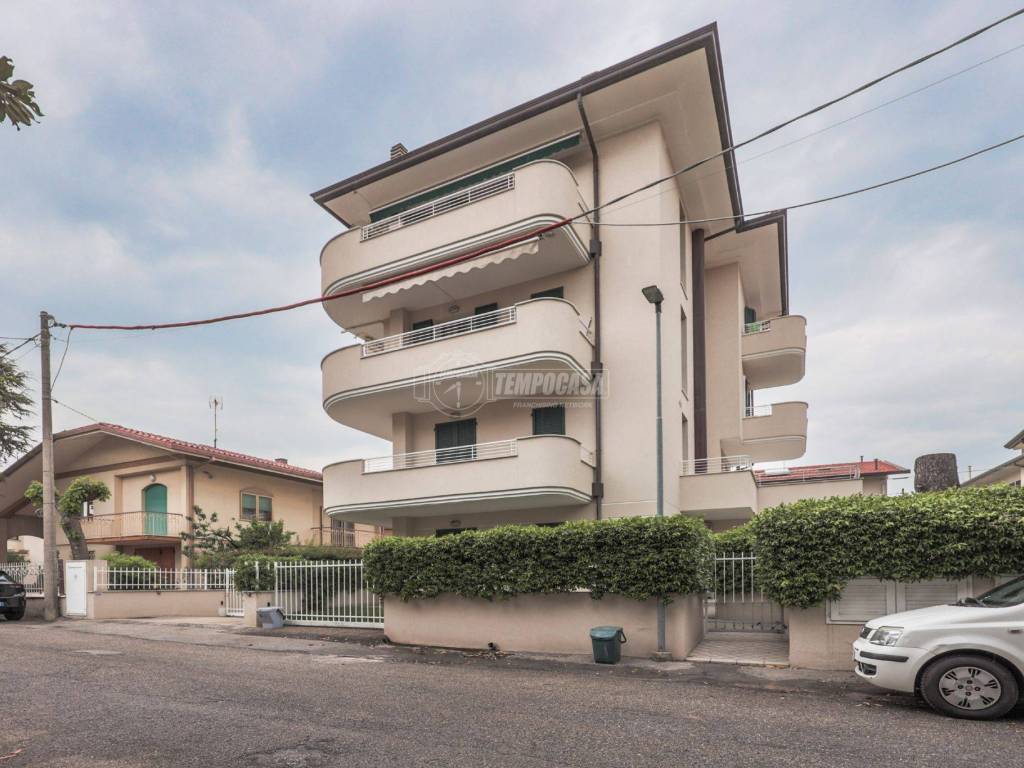 appartamento in vendita a Riccione in zona Alba