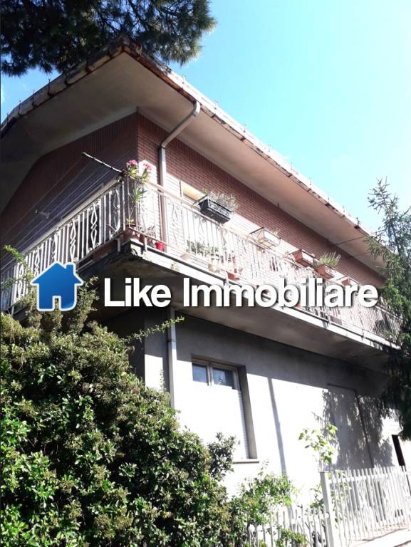 casa indipendente in vendita a Riccione