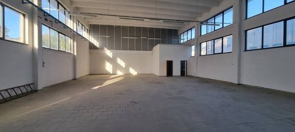 locale commerciale in vendita a Riccione in zona San Lorenzo