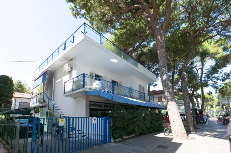 casa indipendente in vendita a Riccione in zona Alba