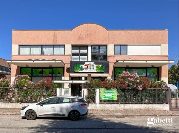 locale commerciale in vendita a Riccione
