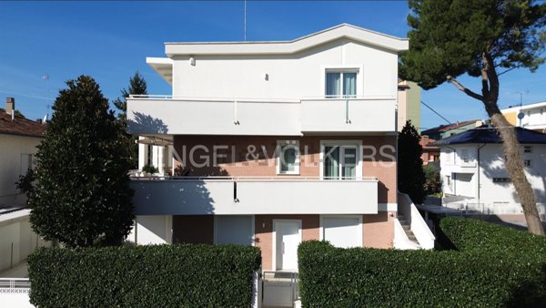 casa indipendente in vendita a Riccione