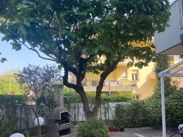 appartamento in vendita a Riccione in zona Alba
