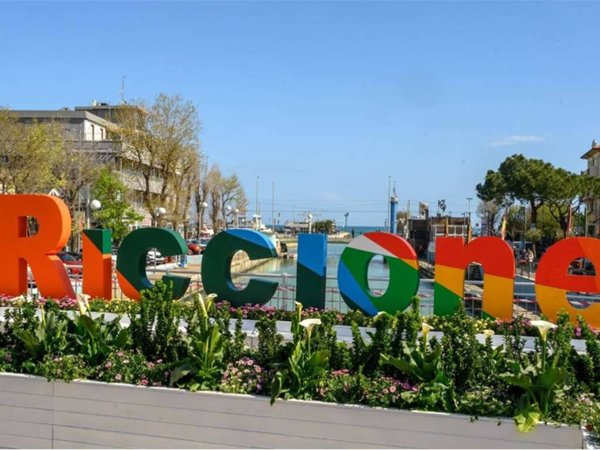 intera palazzina in vendita a Riccione