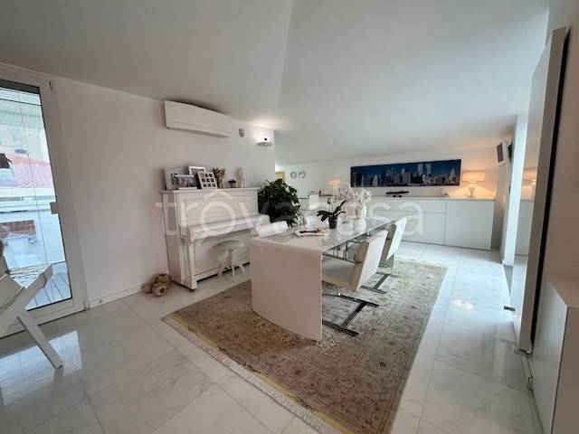 appartamento in vendita a Riccione in zona Alba