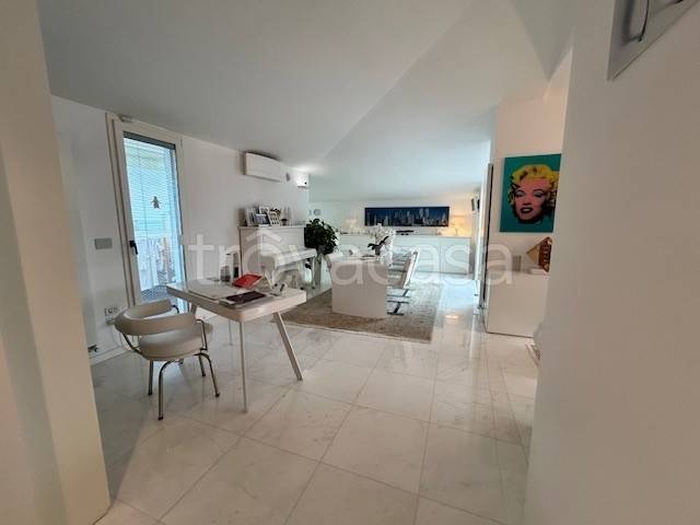 appartamento in vendita a Riccione in zona Alba