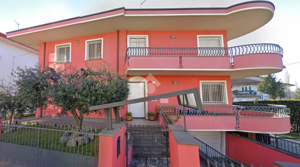 casa indipendente in vendita a Riccione