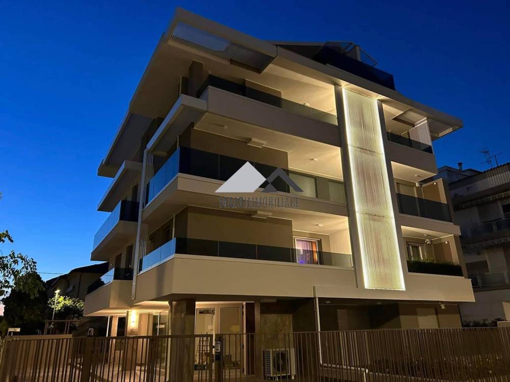 negozio in vendita a Riccione