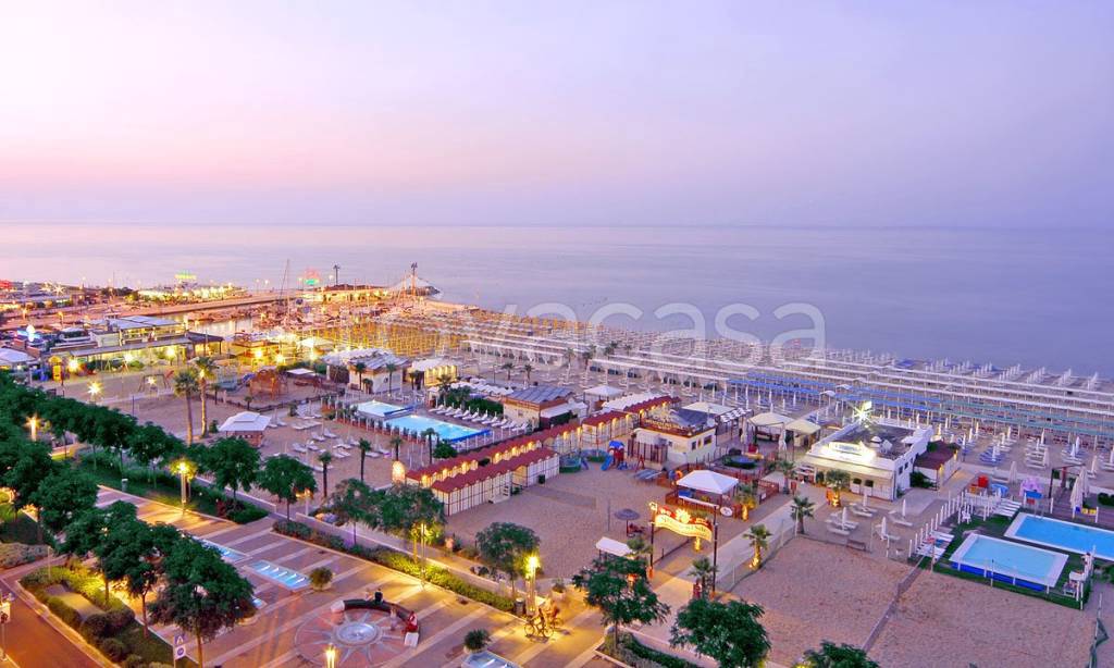 locale commerciale in vendita a Riccione