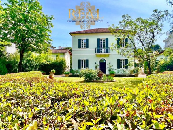 casa indipendente in vendita a Riccione