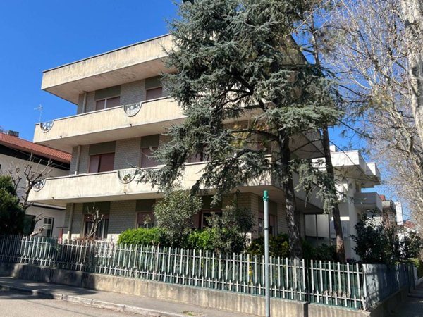 casa indipendente in vendita a Riccione in zona Alba