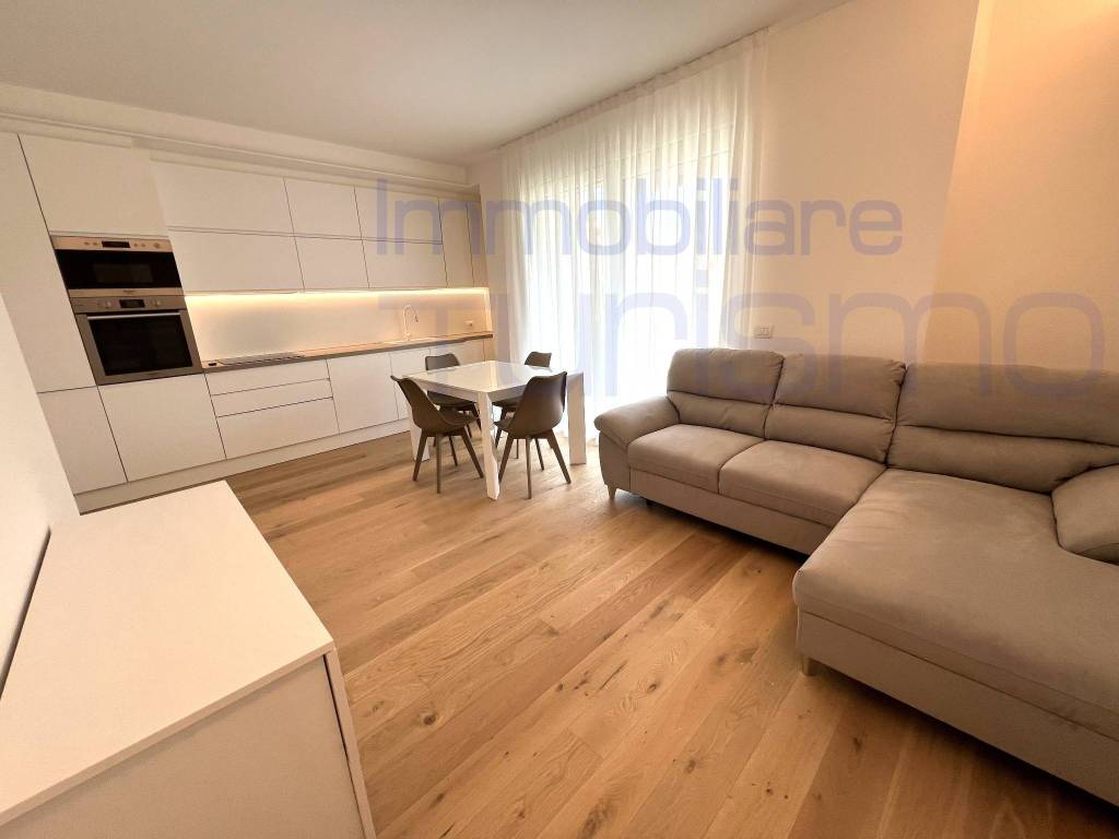 appartamento in vendita a Riccione in zona Alba