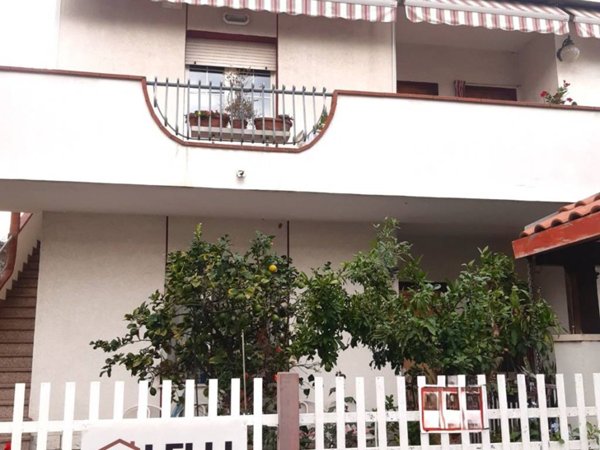 appartamento in vendita a Riccione in zona Alba