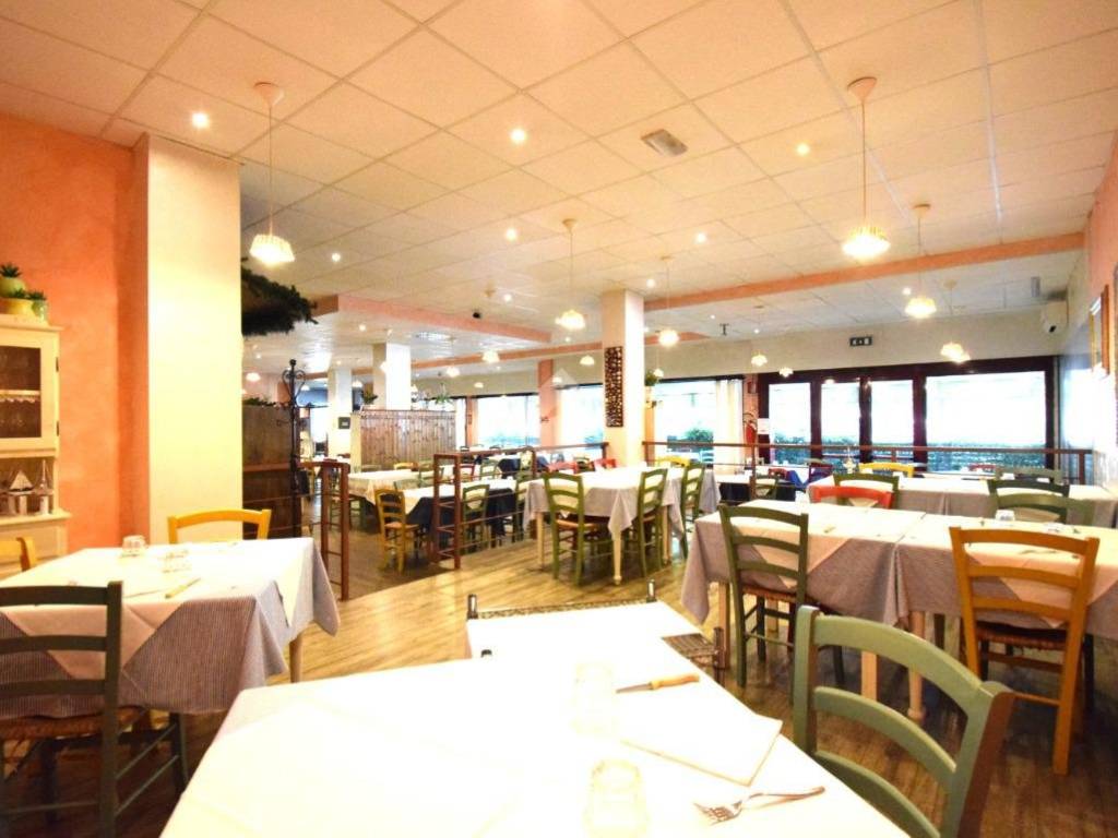negozio in vendita a Riccione in zona San Lorenzo