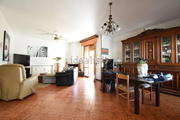 casa indipendente in vendita a Riccione