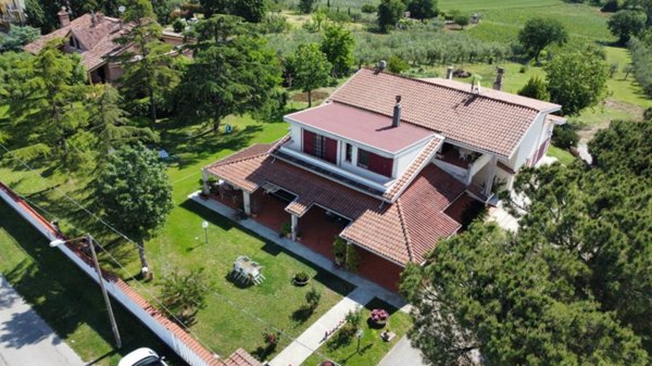 casa indipendente in vendita a Riccione