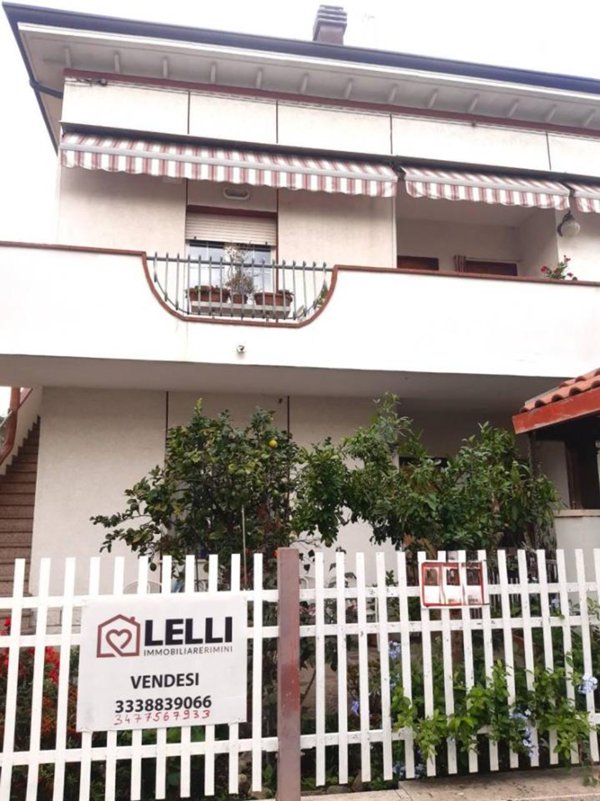 casa indipendente in vendita a Riccione in zona Alba