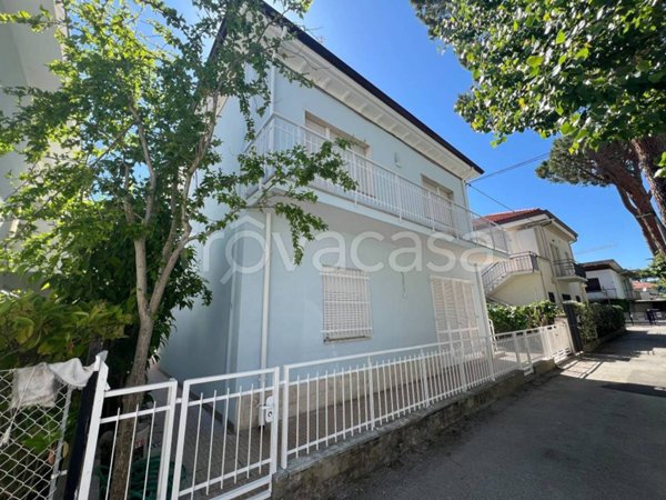 casa indipendente in vendita a Riccione