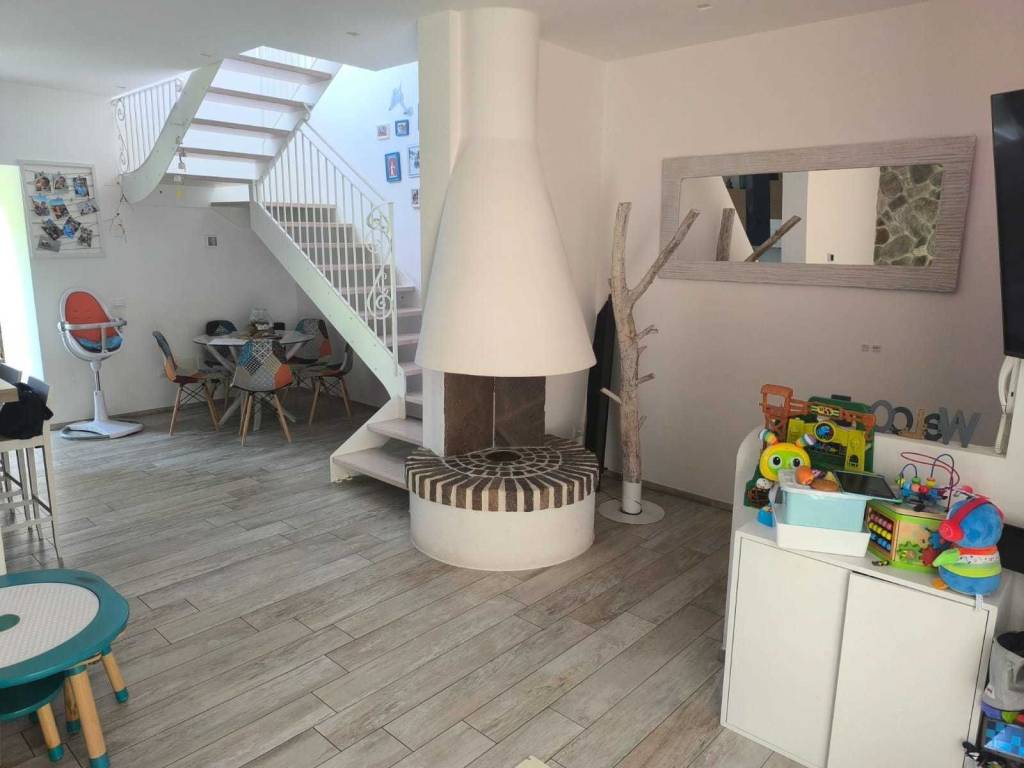 casa indipendente in vendita a Riccione in zona Alba