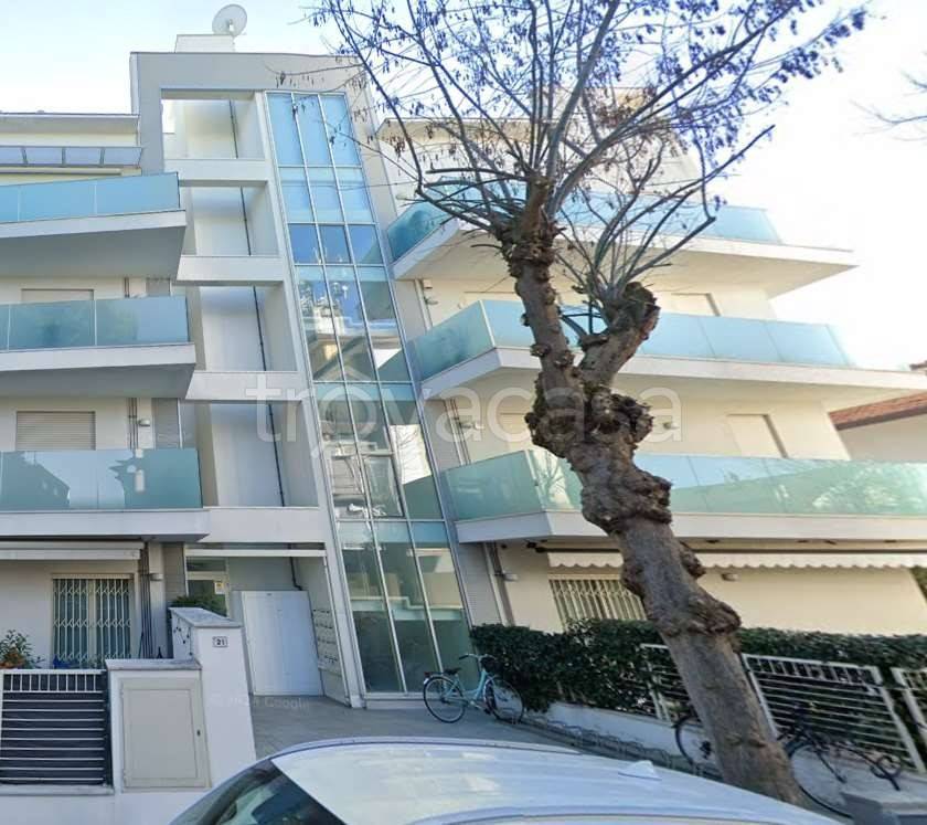 appartamento in vendita a Riccione in zona Alba