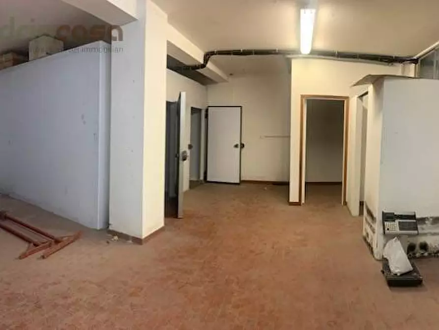 locale commerciale in vendita a Riccione in zona Alba